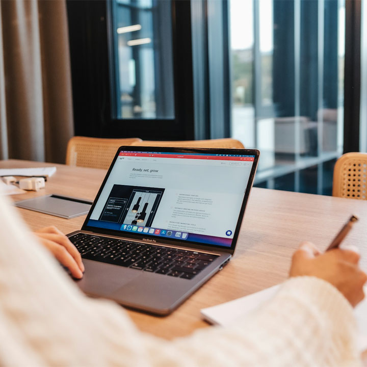 2026 Web Tasarım Trendleri: İşletmenizi Rakiplerinizden Ayırın